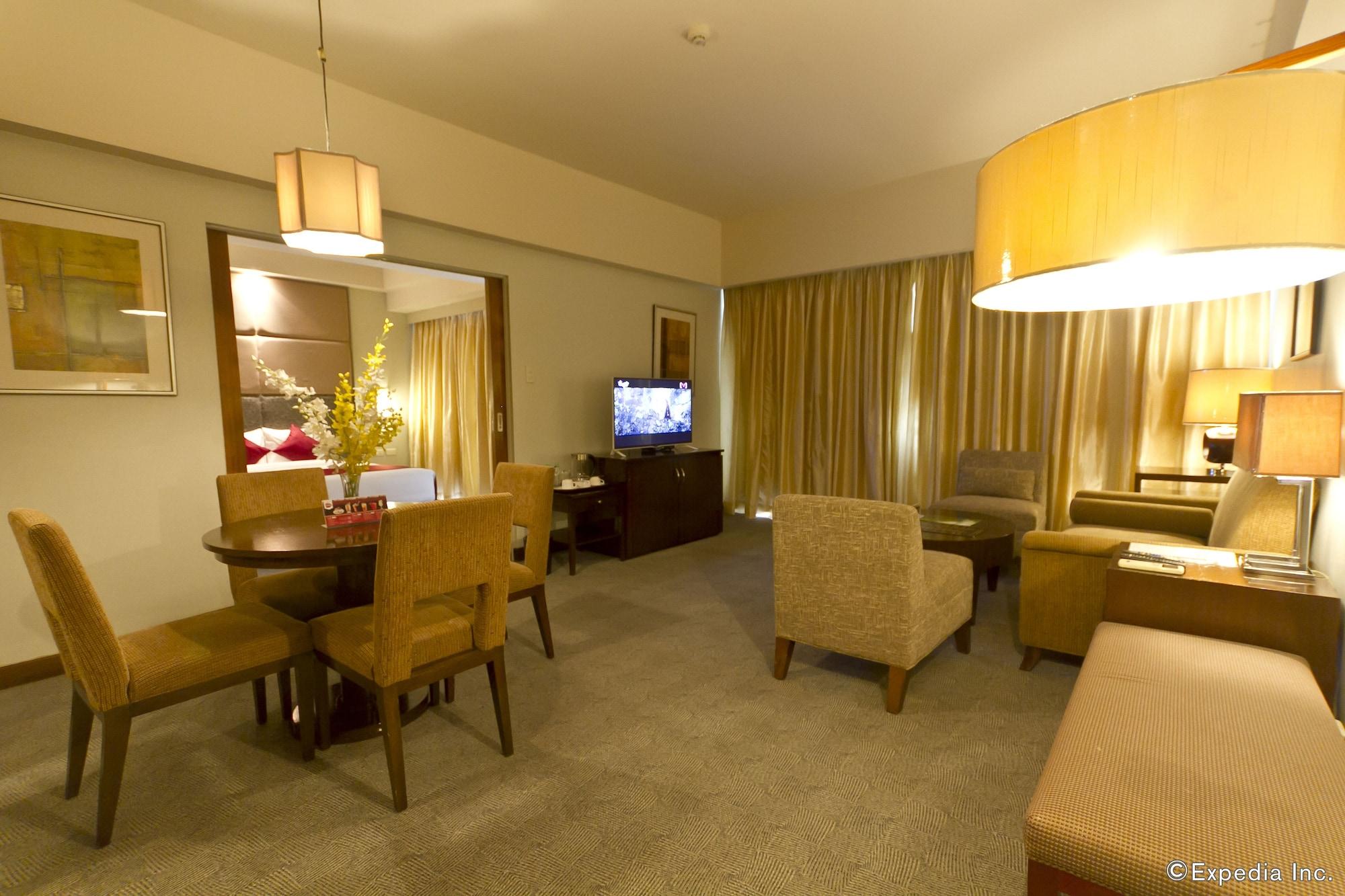 Sotogrande Hotel And Resort Lapu-Lapu City Exterior photo