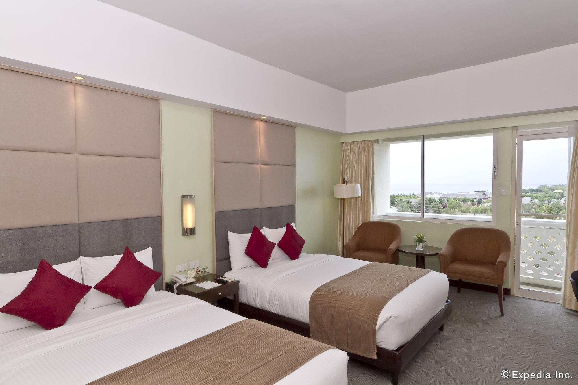 Sotogrande Hotel And Resort Lapu-Lapu City Exterior photo