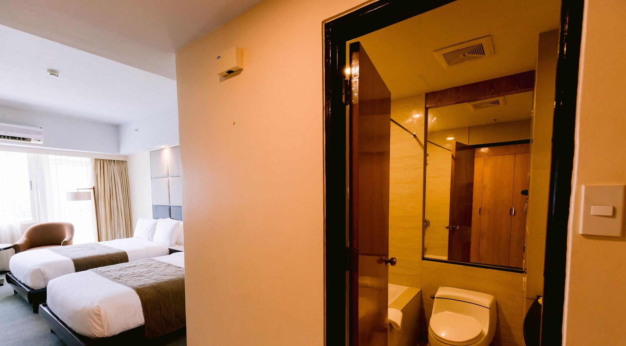 Sotogrande Hotel And Resort Lapu-Lapu City Exterior photo