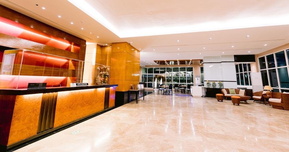 Sotogrande Hotel And Resort Lapu-Lapu City Exterior photo