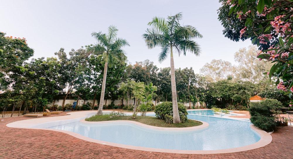 Sotogrande Hotel And Resort Lapu-Lapu City Exterior photo